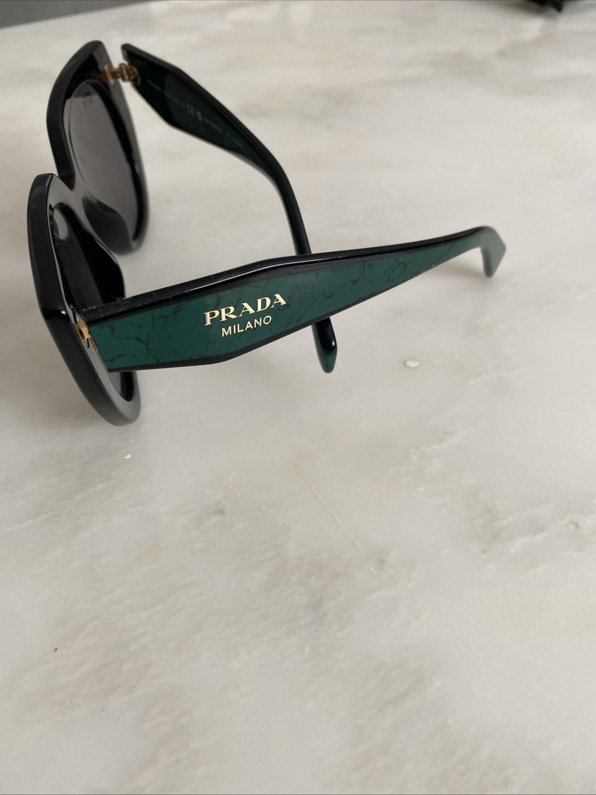 Prada PR 14WS 1AB5Z1 Black – Green 52mm Sunglasses / New / Polarized Lens