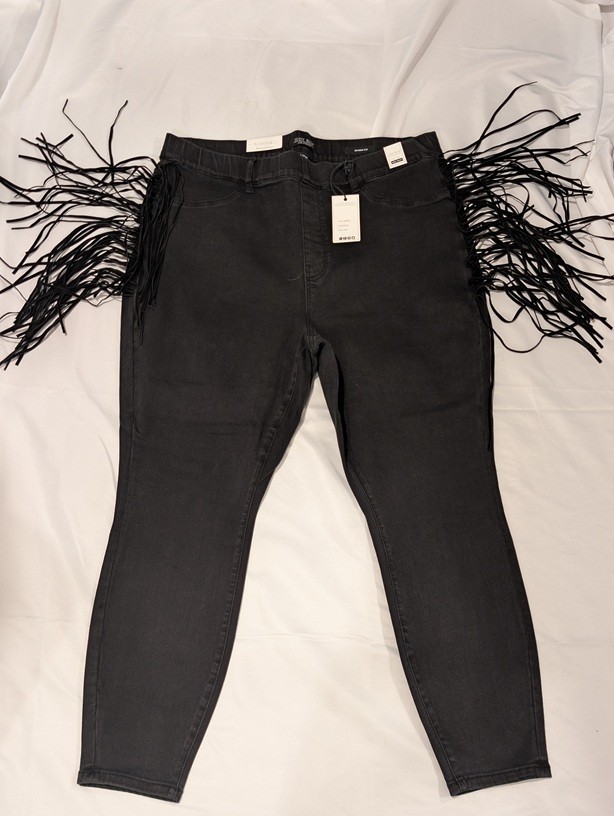 1189 – Judy Blue Black Fringe Hem Skinny Jeans Y2K Streetwear – NWT – 22W