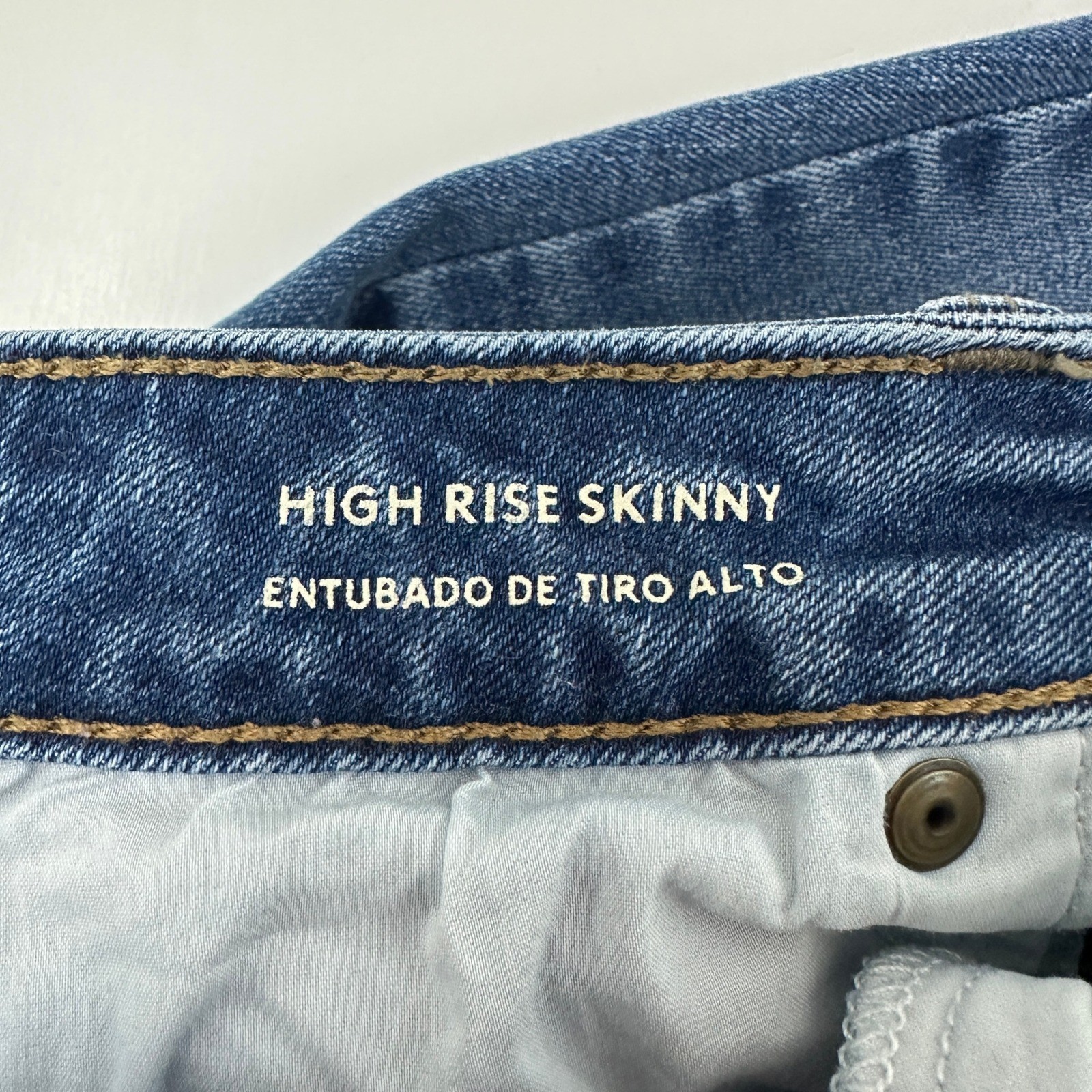 Universal Thread High Rise Skinny Jeans Medium Wash Blue Denim Womens Size 2/26R