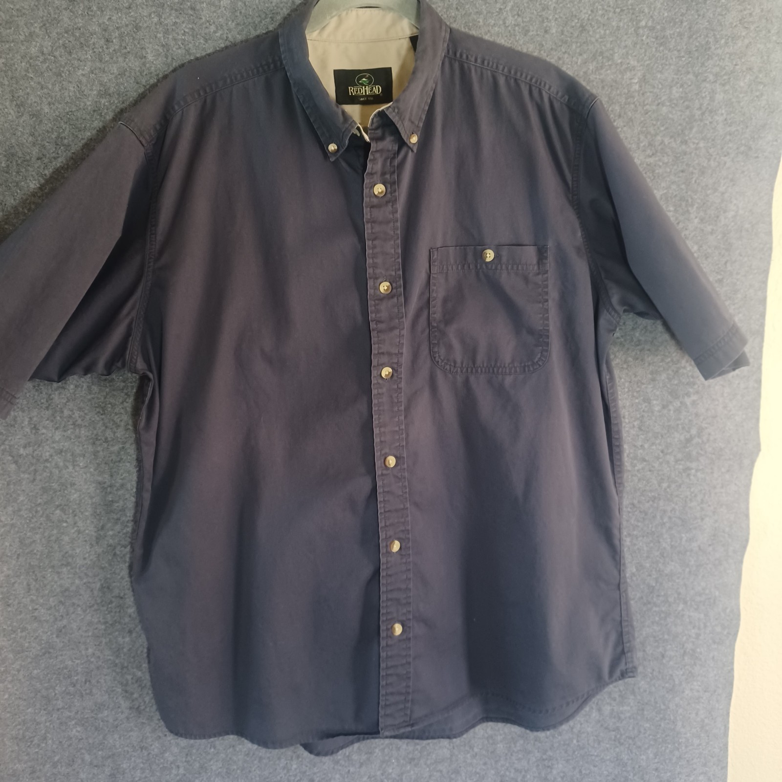 RedHead Button-down 100% Cotton Size Large versatile Addition to Any Season
