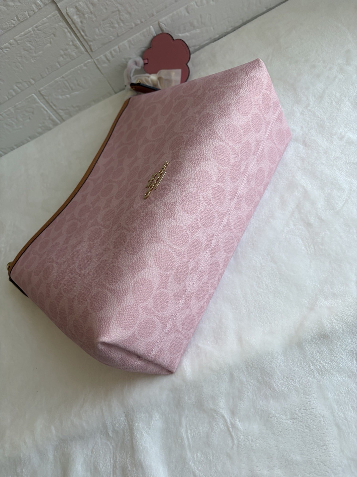 Coach Signature Logo Crescent Shoulder Bag Pink Zip Crossbody Strap Charm Gold