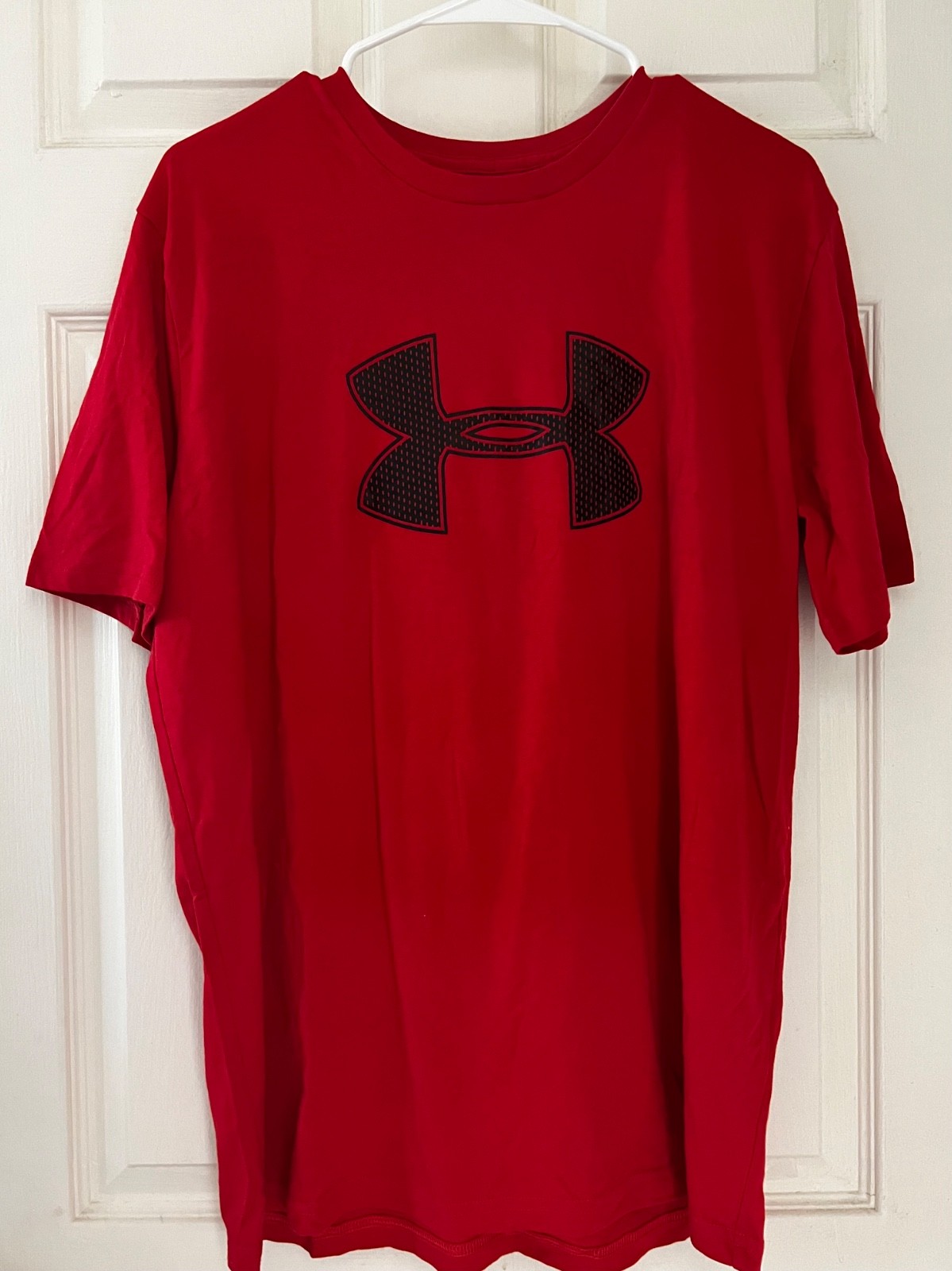 Under Armour Heatgear Loose Short Sleeve Mens Large L Red Black EUC