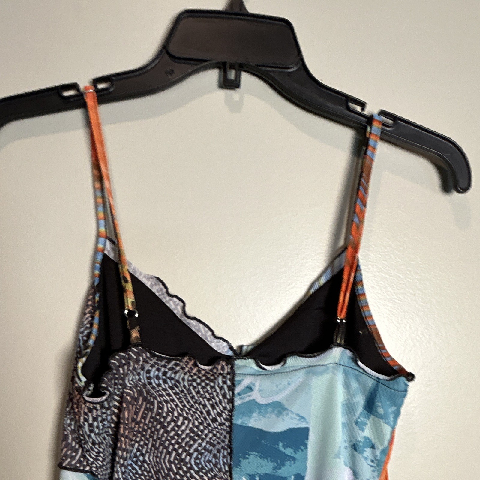 Vintage Y2K Fitted Geometric Women’s Medium Spaghetti Strap Tank Top.