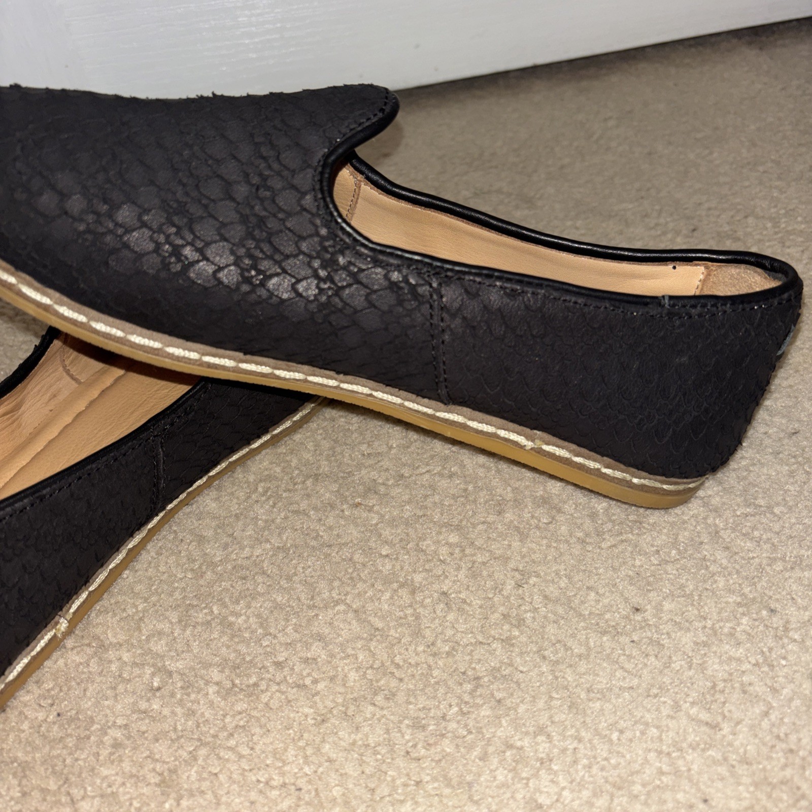 Charix Wild Black Embossed Leather Slip On Flats Women Size 39 US 8.75