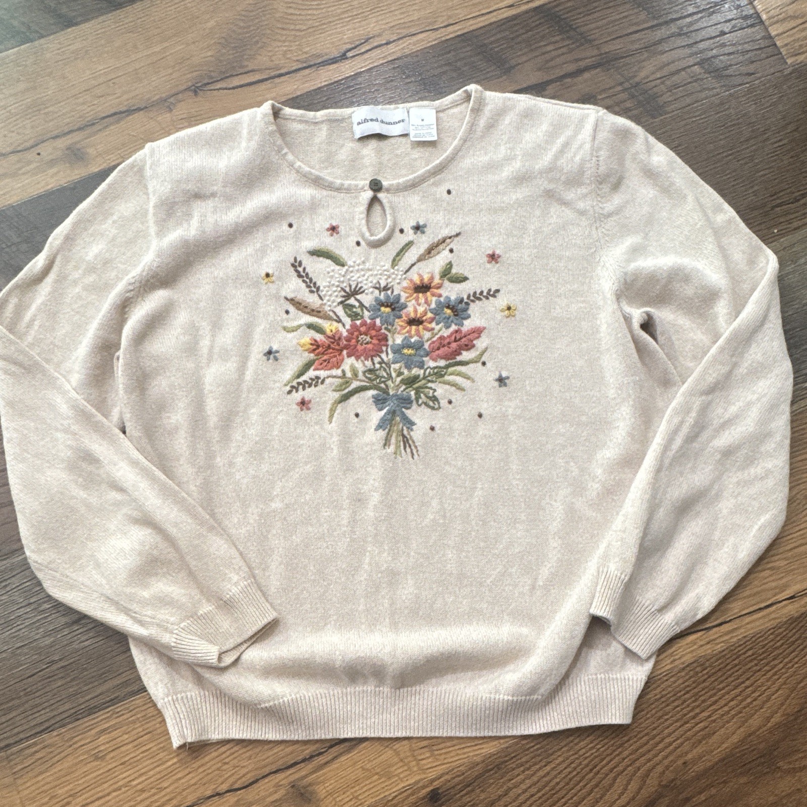 Alfred Dunner Women’s M Beige Floral Crew Neck Beaded Knit Pullover Sweater