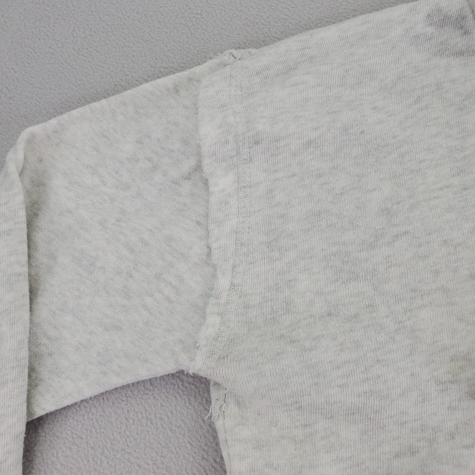 Buc ees Hoodie Womens M Light Gray Camo Logo V Neck Raw Edge Distressed Bucees