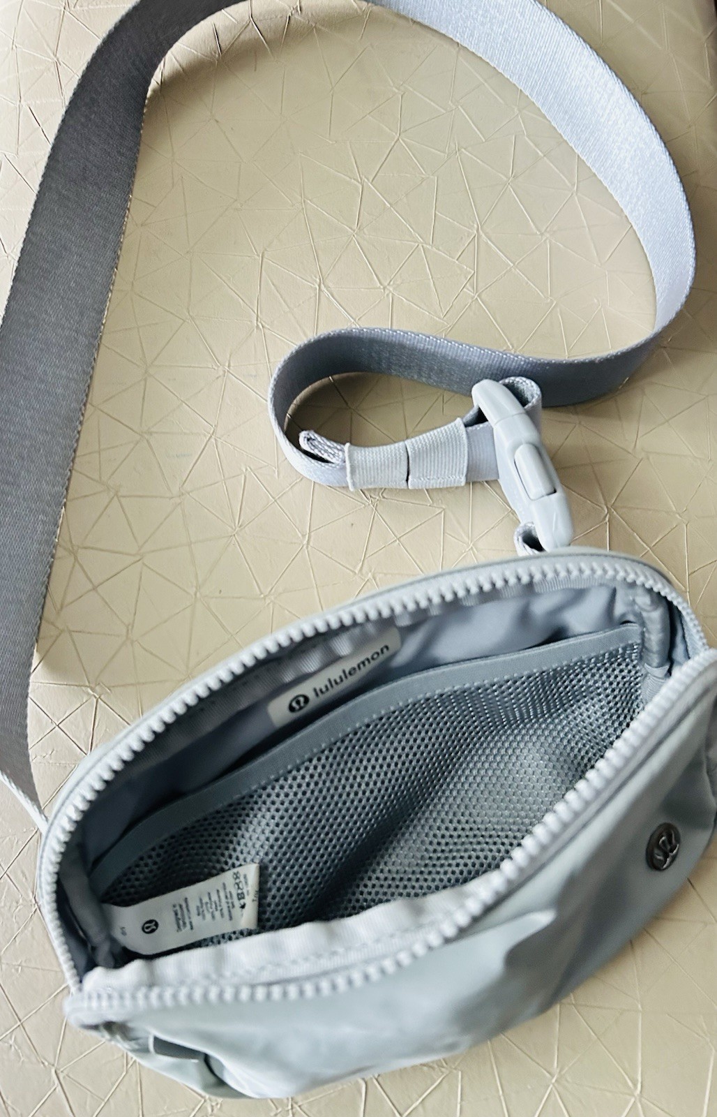 Lululemon Everywhere Belt Bag (Unisex)