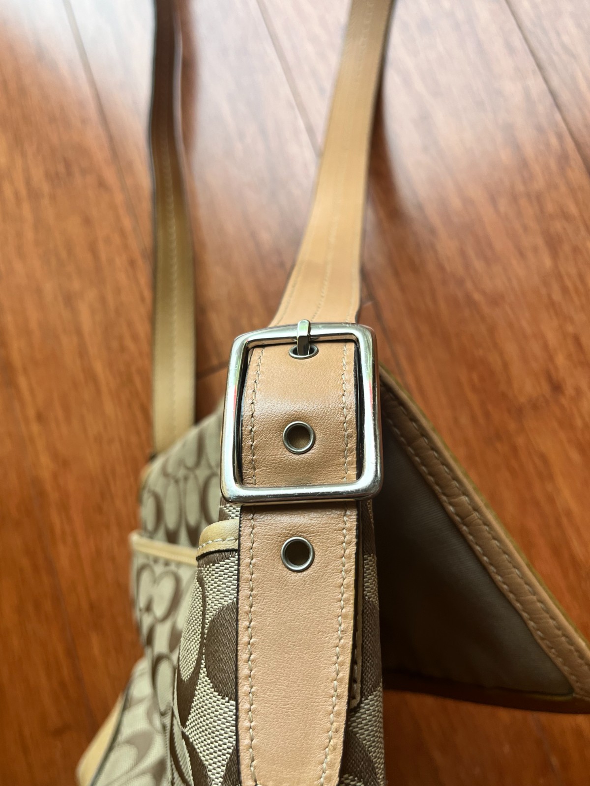 Vintage Coach Hamptons Turn Locking Flap Jacquard F13066-Khaki Tan Leather