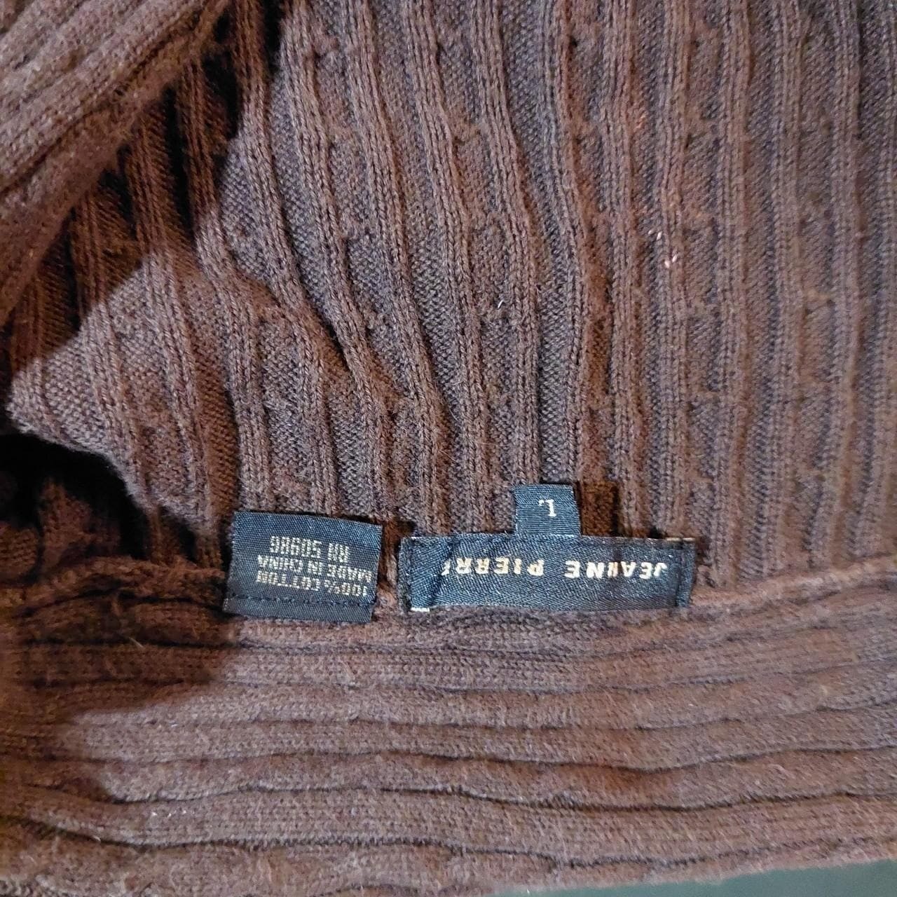 Y2K brown long sleeve v-neck sweater.
