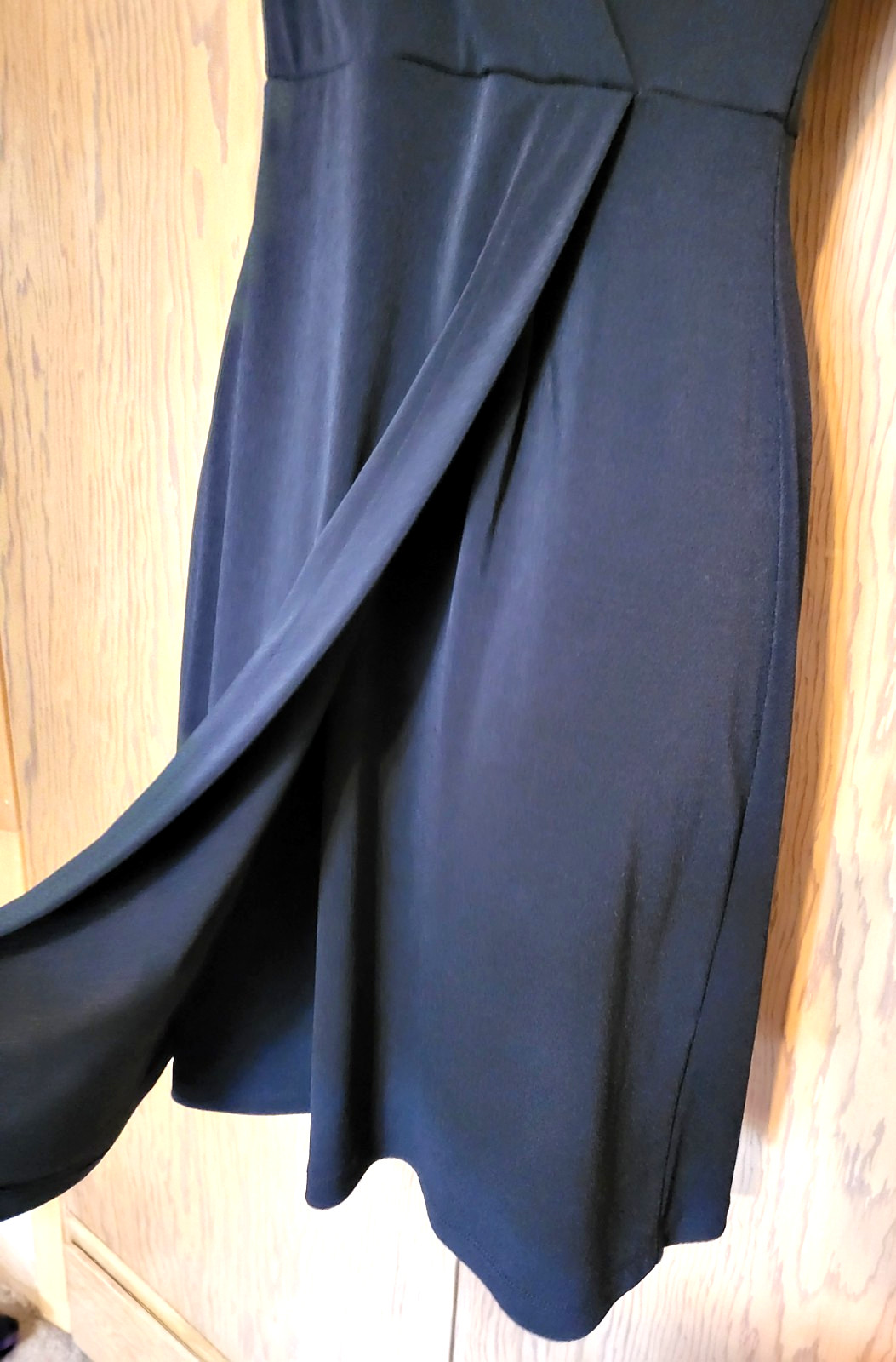 NINE WEST Black DRESS Faux Wrap Size Small SLINKY – CLEAN – Slimming