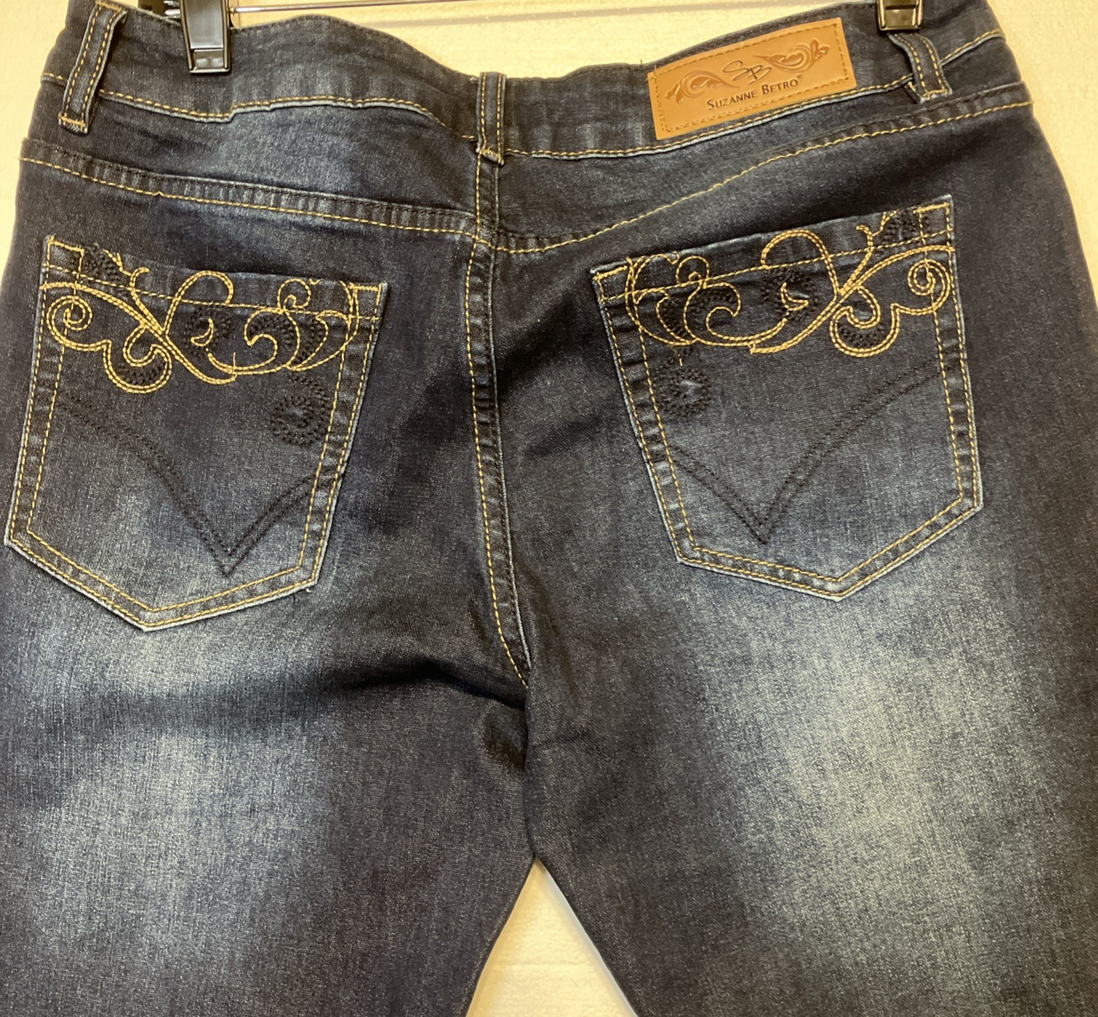 Suzanne Betro Jeans Womens 10 Bootcut Dark Stonewash Embroidered Pocket, New