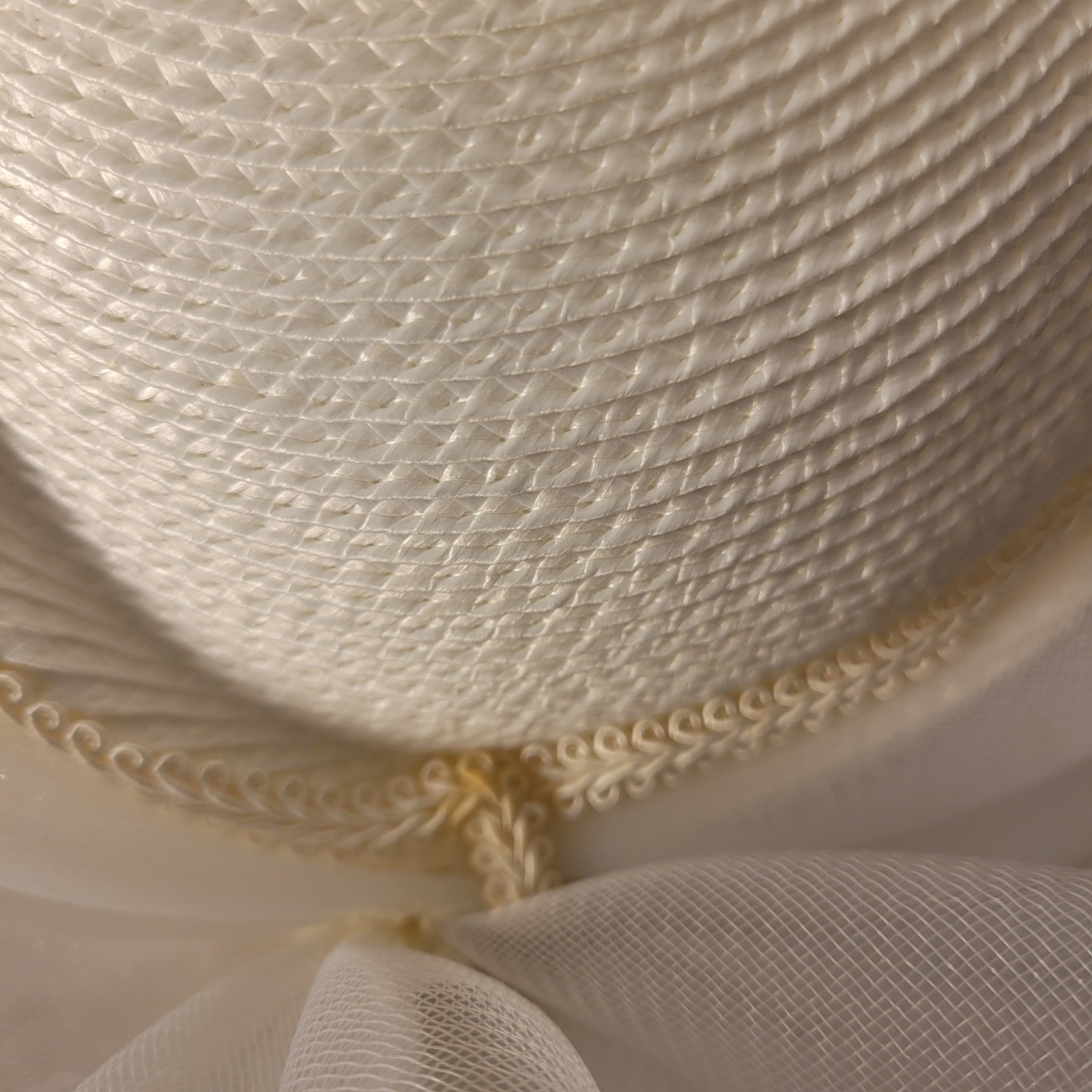 Mr. Hi’s Classic Pillbox Hat Women Ivory White Pearl Butterfly Mesh Bow Tulle