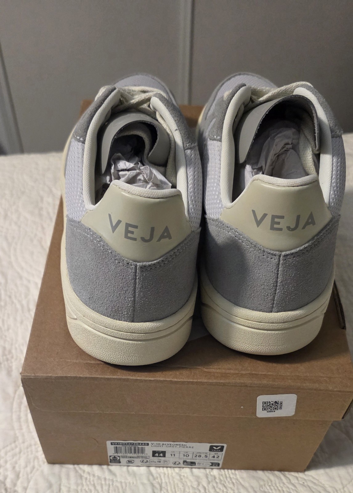 NEW Veja V-10 B-MESH LIGHT GREY PIERRE Men’s size 44/11 IN BOX