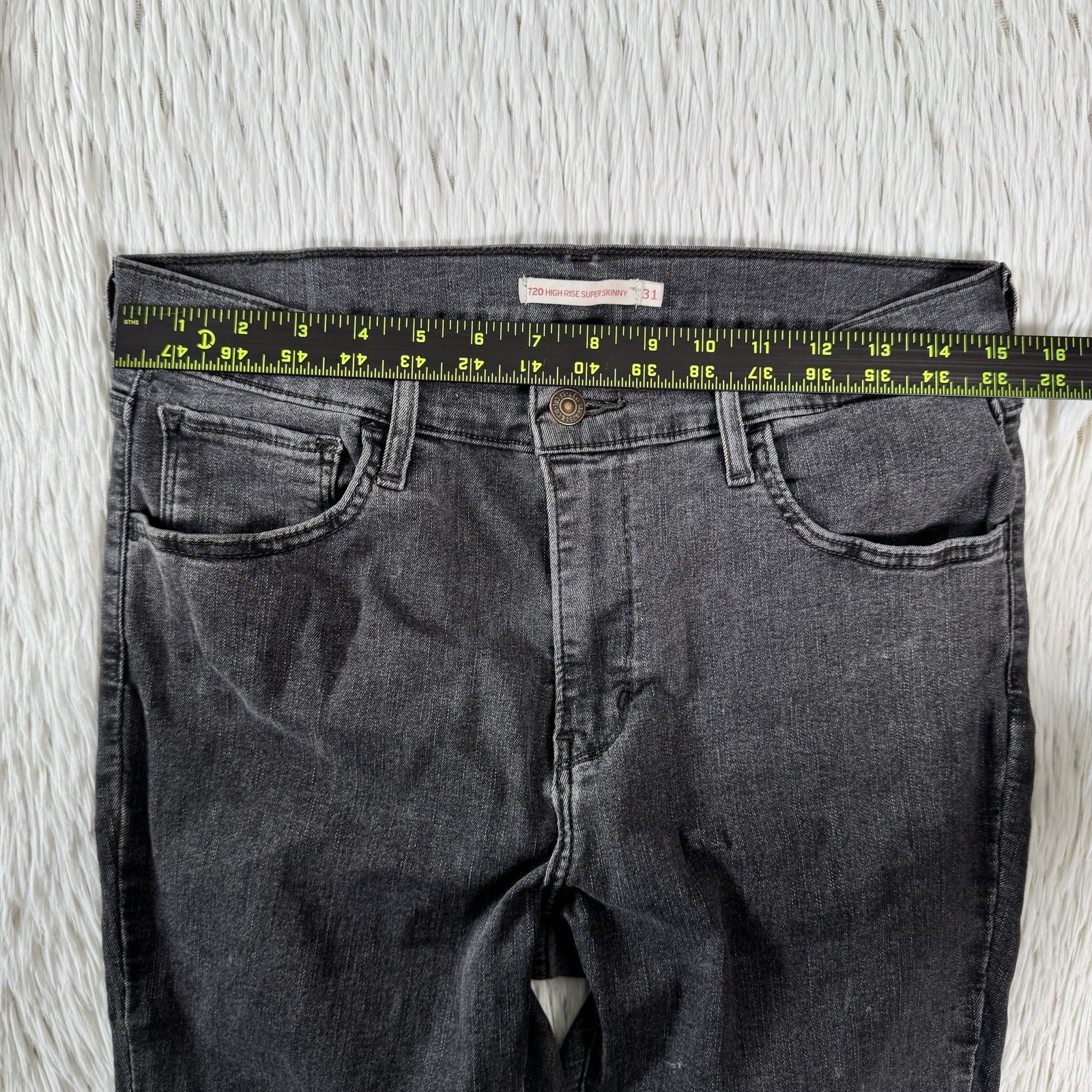 Levi’s 720 Charcoal Wash High-Rise Super Skinny Denim Jeans Women’s Size 31