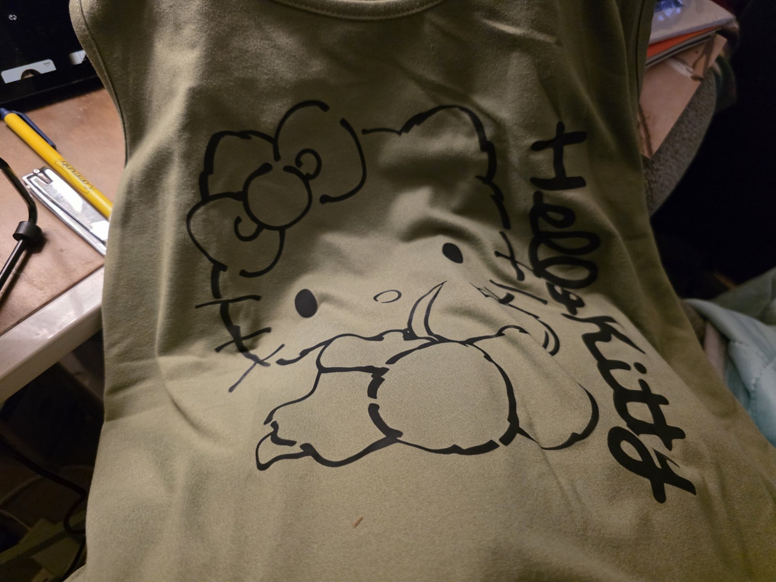 Hello Kitty Army Green Women’s Tank Top Shirt Size Small