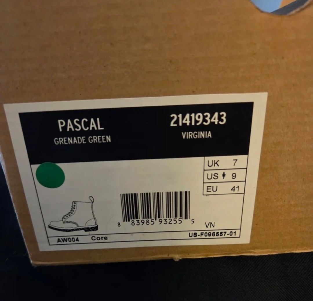 Dr. Martens 1460 Pascal Boots Women’s 9