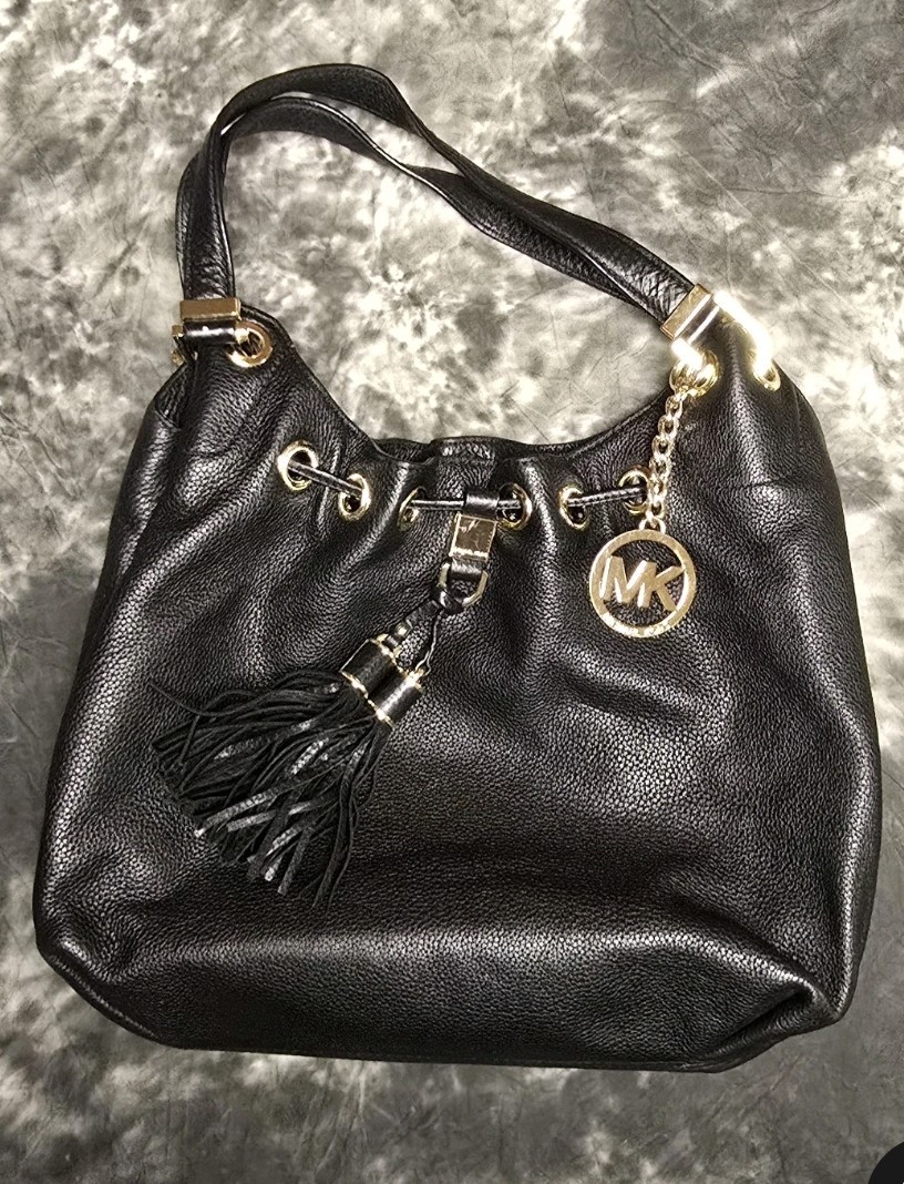 Michael Kors Camden Large Drawstring Hobo Black Pebbled Leather Shoulder Bag