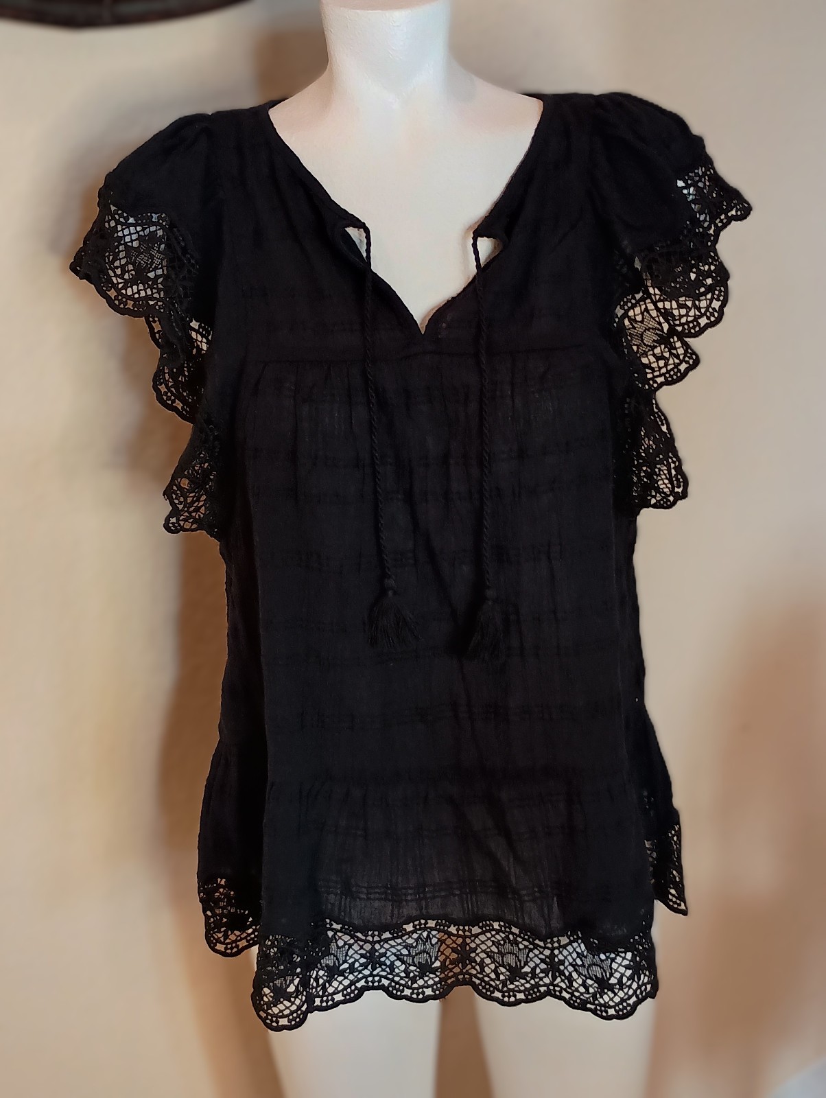 NWT GAP Black Crochet Short Sleeve Lace-Up Blouse SZ M