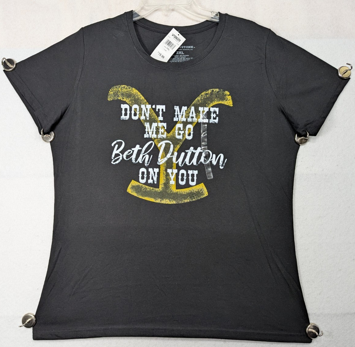 Yellowstone – Dutton Ranch – Women’s – Black Fitted T-shirt – Size XXL