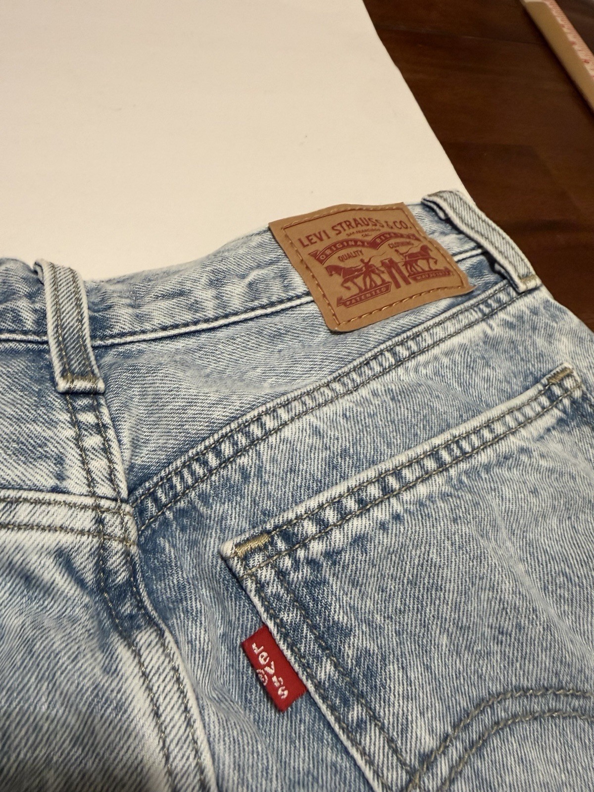 Levi’s Women’s Low Pro Straight Leg Jeans Size 27 Light Wash Denim W29.5, L29