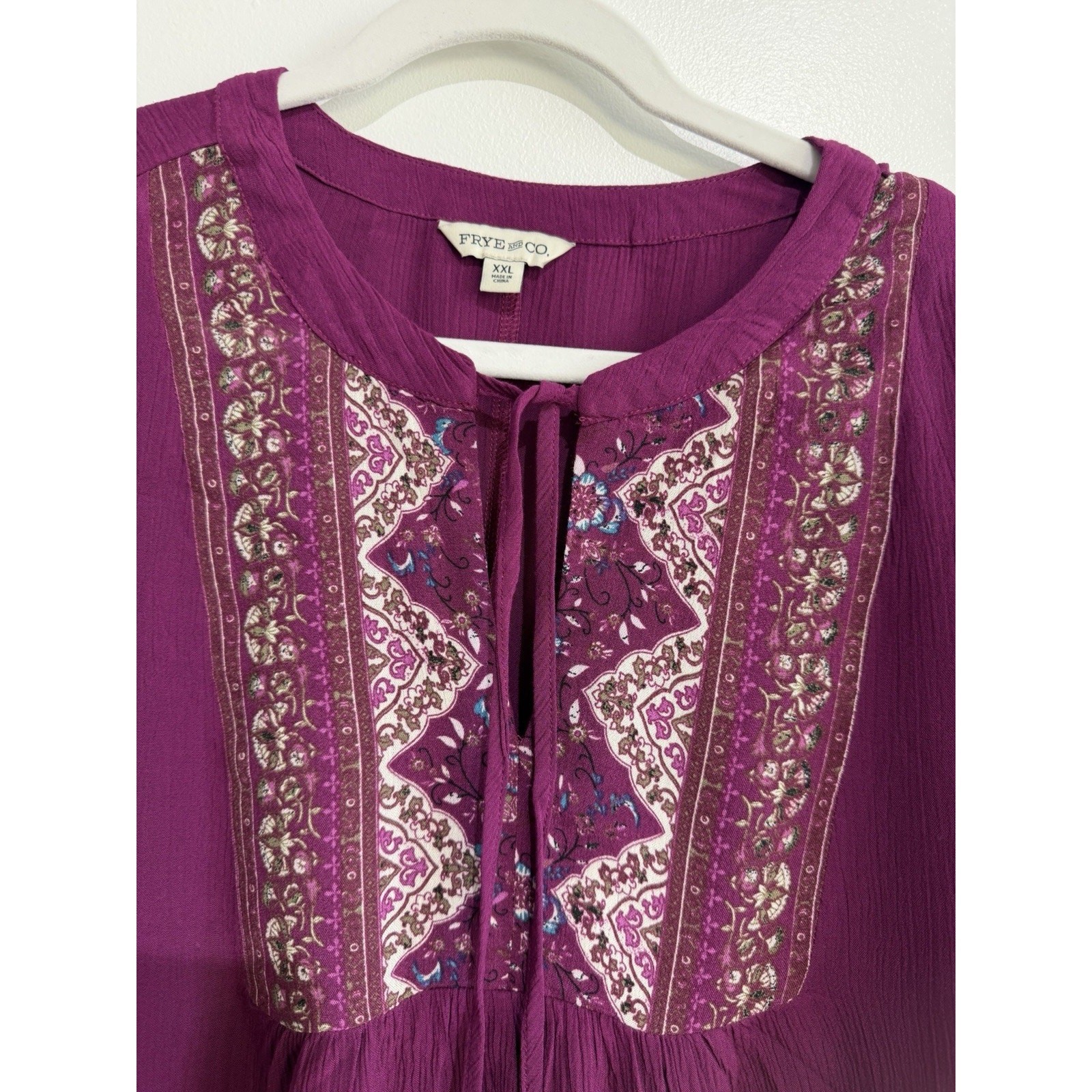 Frye And Co Top 3/4 Bell Sleeve Split Tie Neck Yoke Detail Burgundy Boho Sz-XXL