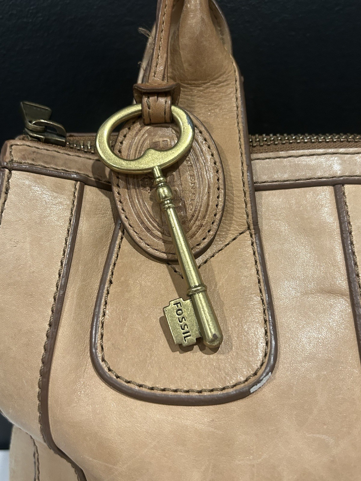 Vintage FOSSIL Reissue Tan Leather Satchel Shoulder Bag Purse Y2K Boho Key Charm