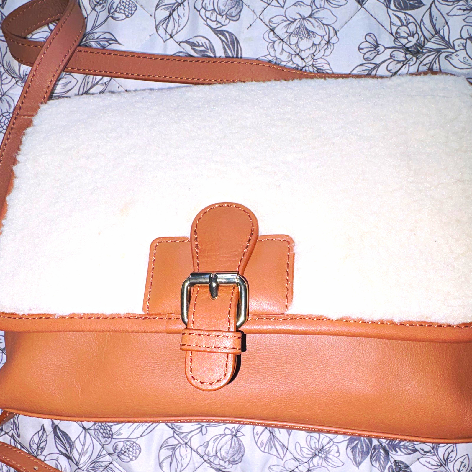 Talbots Tan & White Shoulder Bag, Buckle/Magnetic Closure, Plaid Lined, Pockets