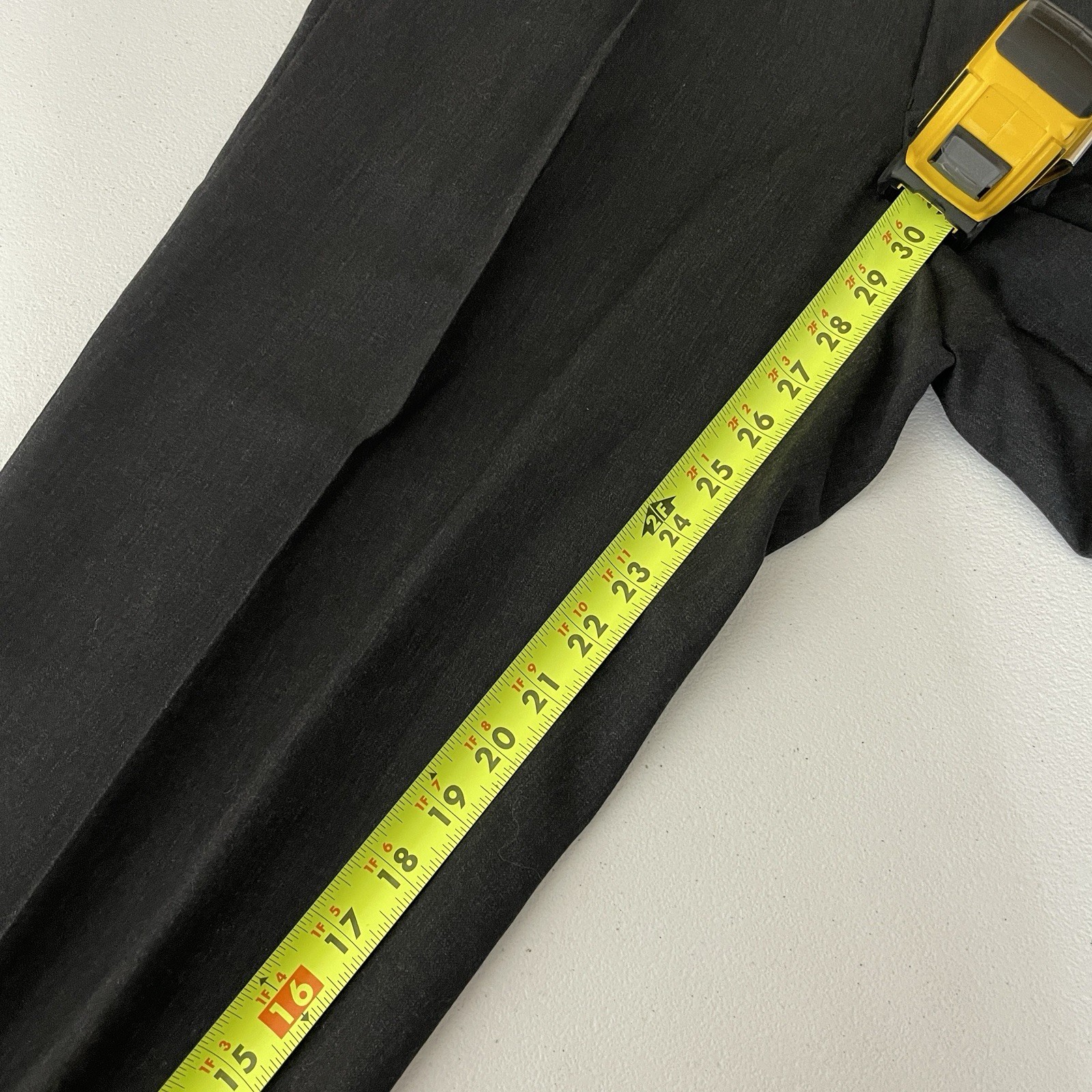 Axcess 2 Piece Suit Mens 40R 32×30 Dark Gray Solid 100% Wool Three Buttons Pants