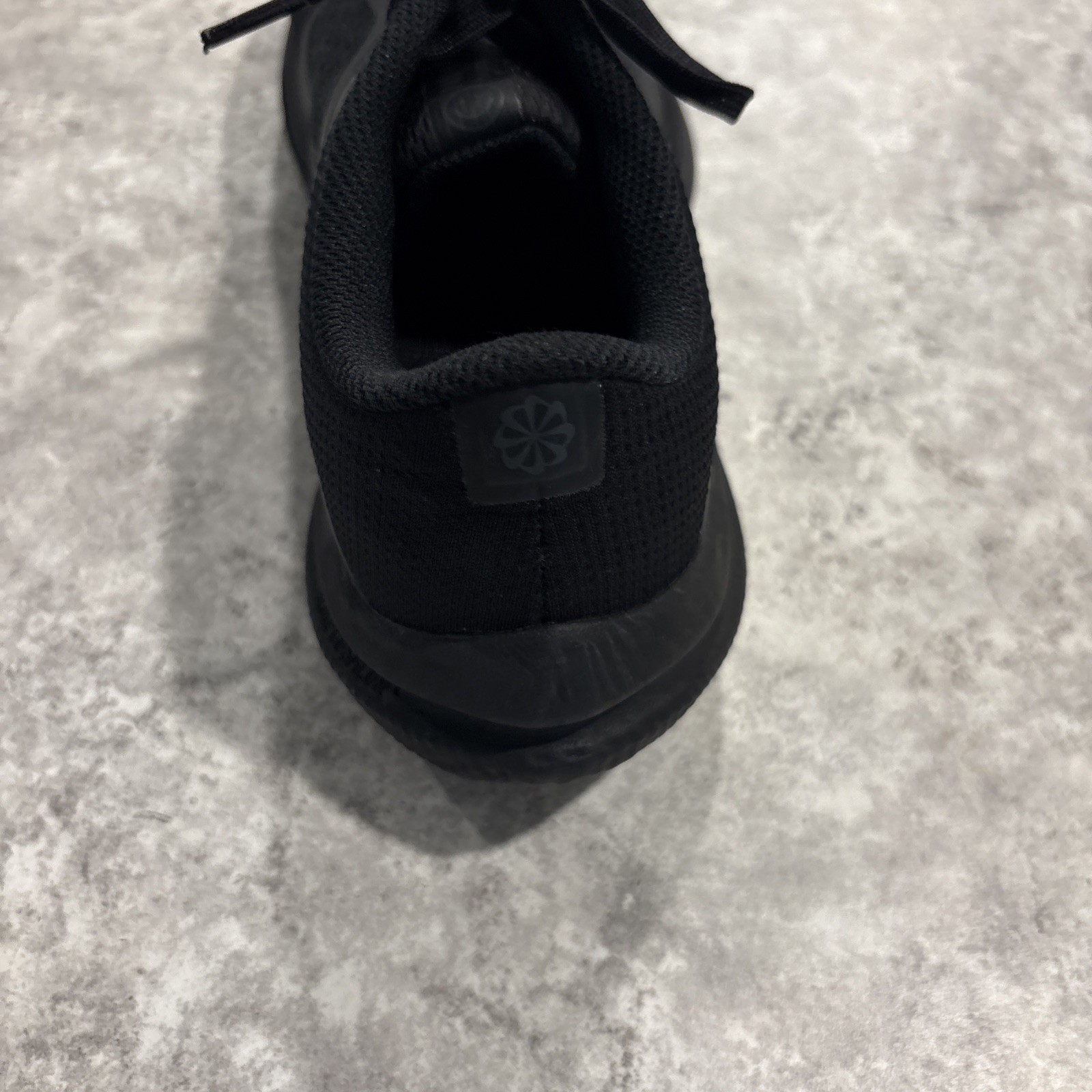 Nike Winflo 10 Men’s Size 9.5 Black Running Shoes DV4022-001 Light Usage