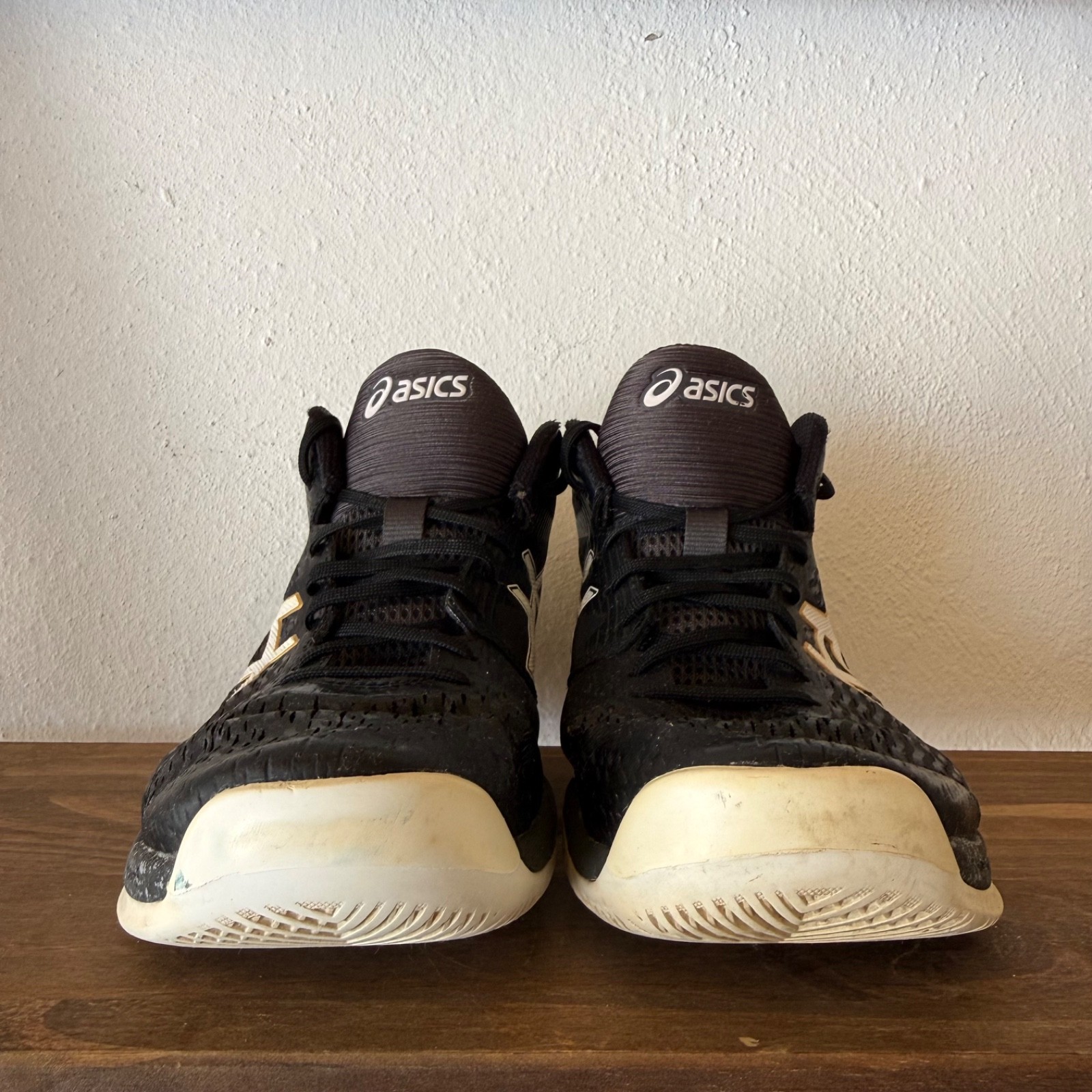 Size 6.5 – Asics Sky Elite FF MT Black Gold Volleyball Shoes Sneakers