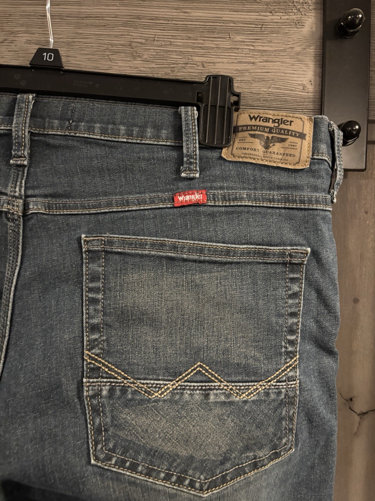 WRANGLER AUTHENTIC RED TAG Stretches Denim Blue Jeans Size 40X30 Comfortable Fit