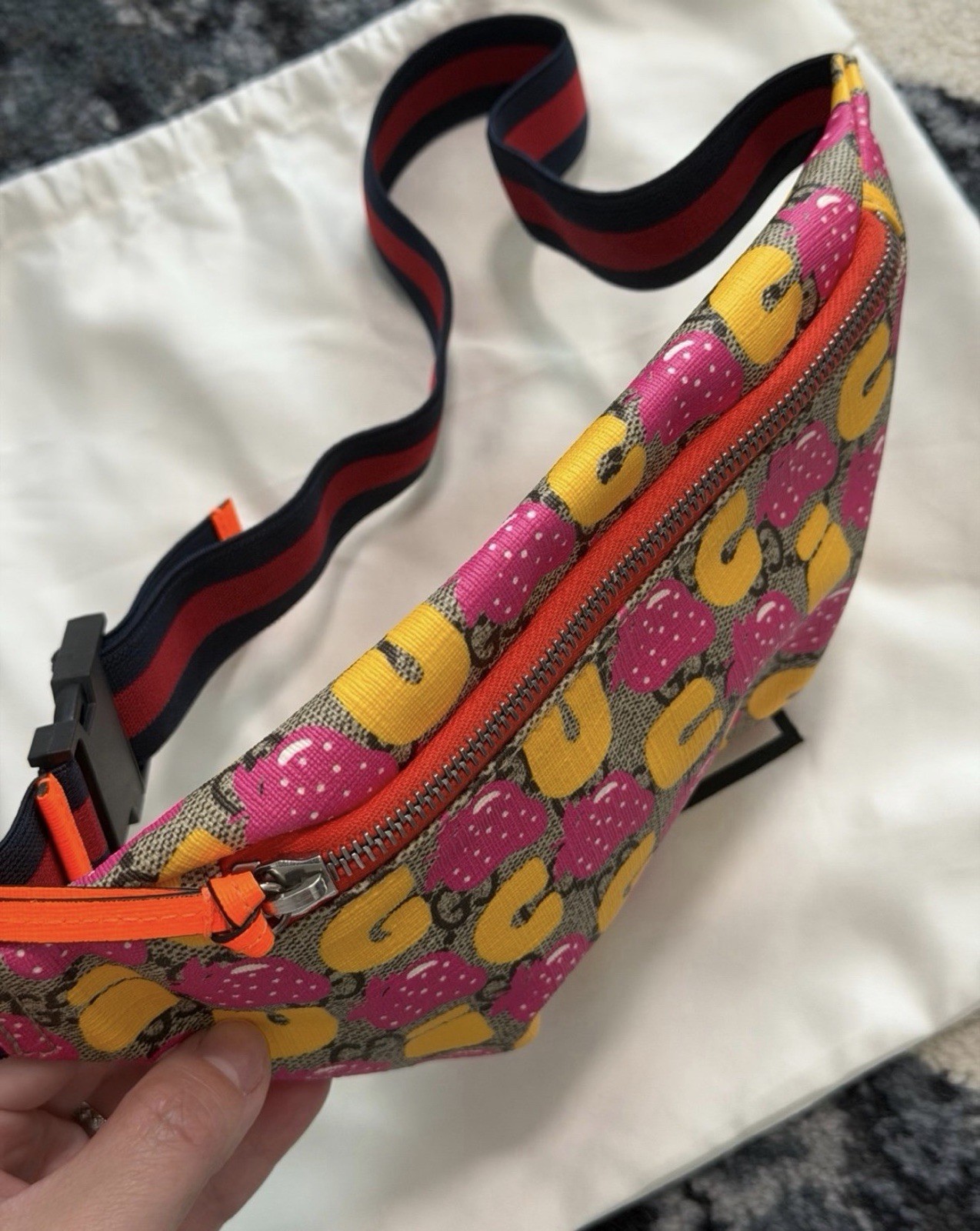 New!! Gucci Children’s Strawberry Print GG Supreme Canvas Bag