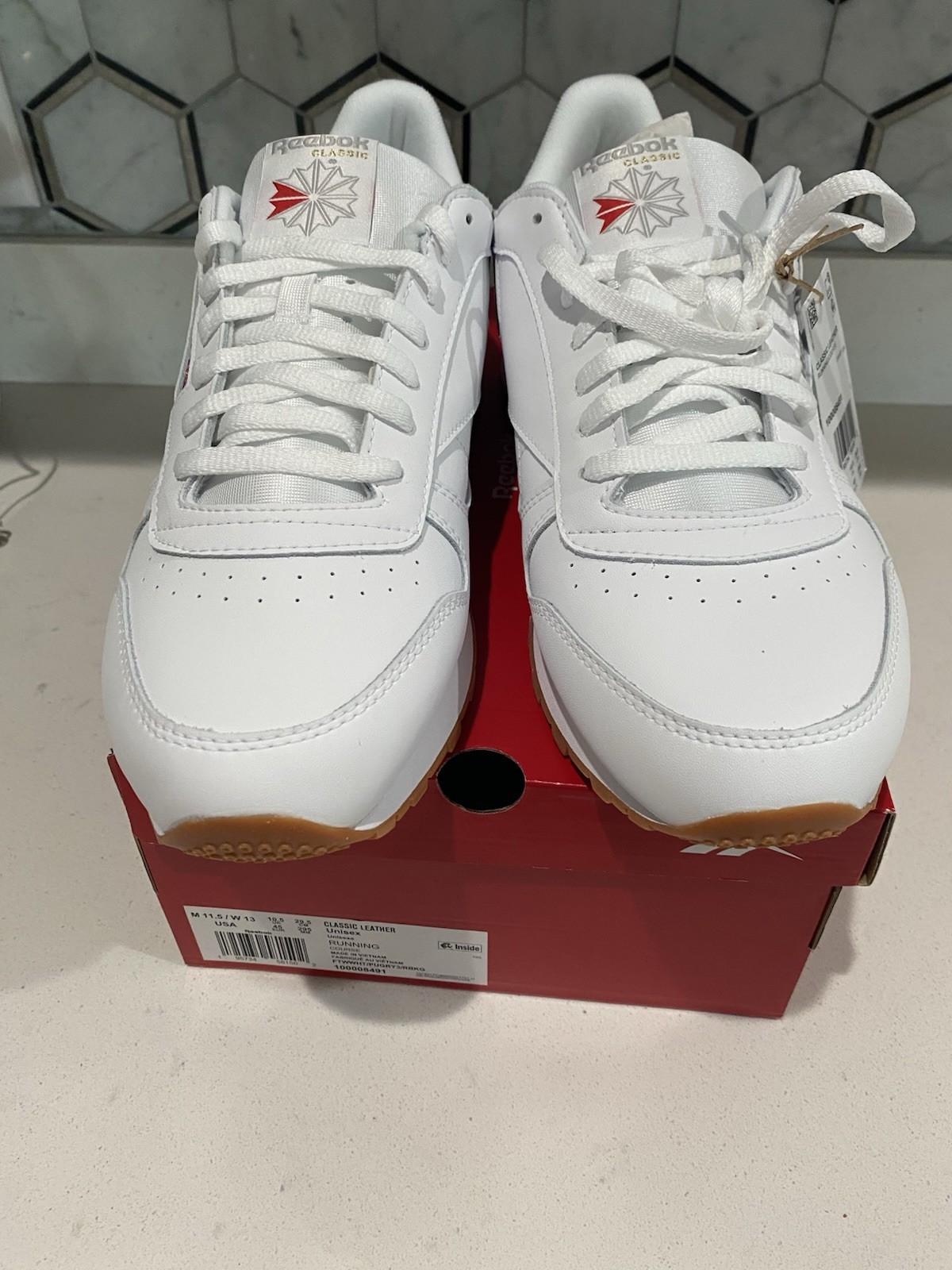 NEW Mens Reebok Classic Leather Sneakers Shoes, size 11.5