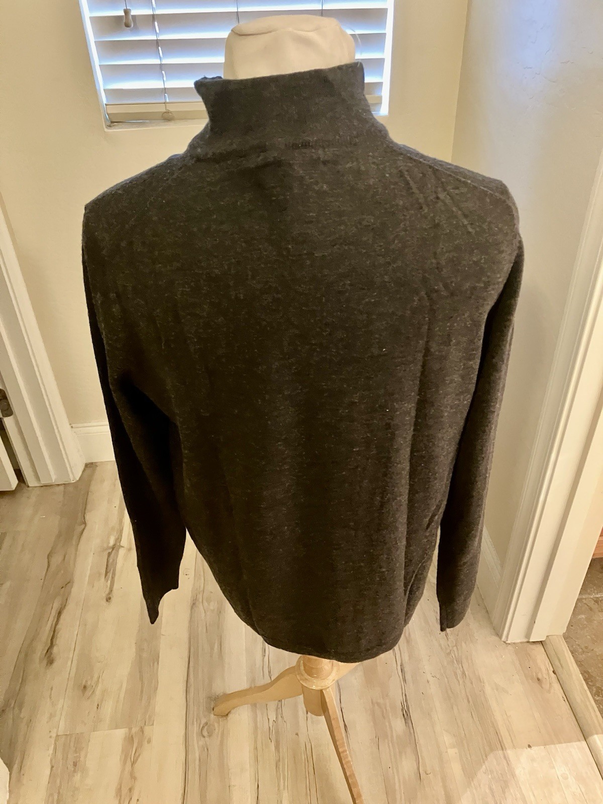 Joseph Abboud Extra Fine 100% Merino Wool 1/4 Zip Sweater L Gray Pullover