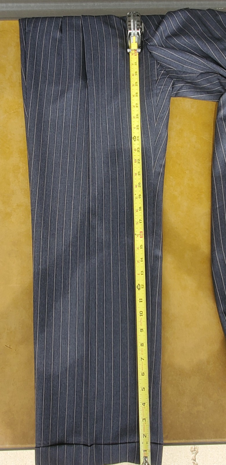 Tom James Corporate Image Mens Navy Pinstripe Wool Suit Sz 46 R Pants 36 X 32