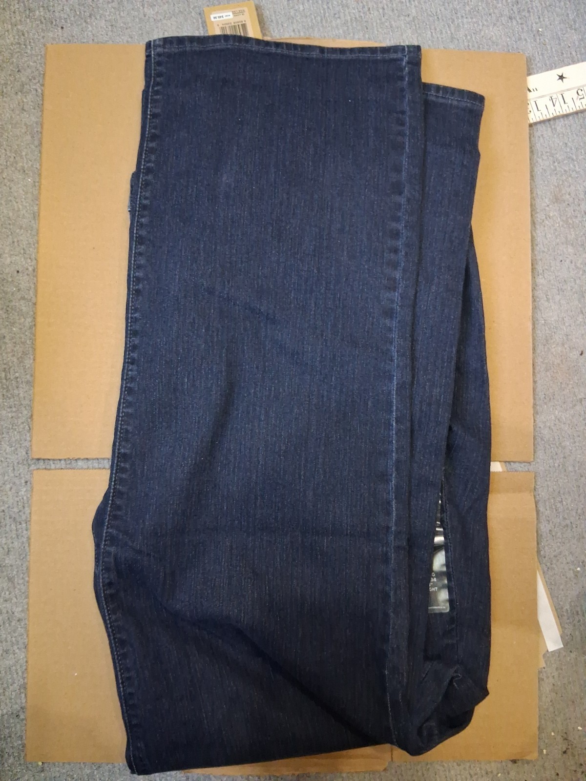 NEW Levi’s 505 Regular Fit Jeans Size 18 Reg 34W x 34L Medium Indigo Blue NWT