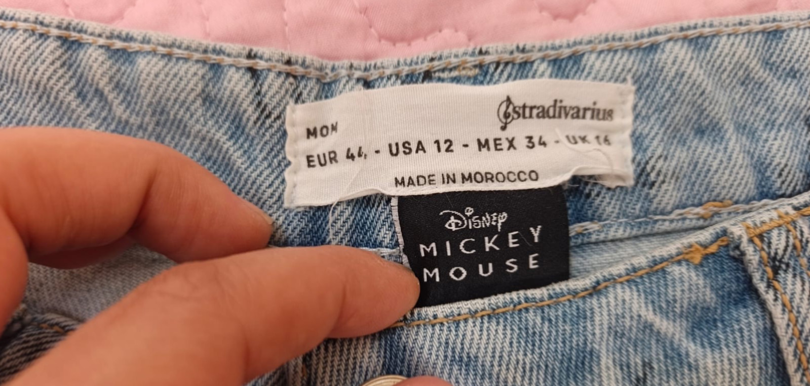 Disney Mickey Mouse Stradivarius Mom Jeans EUR 44 UK16 Graffiti Print