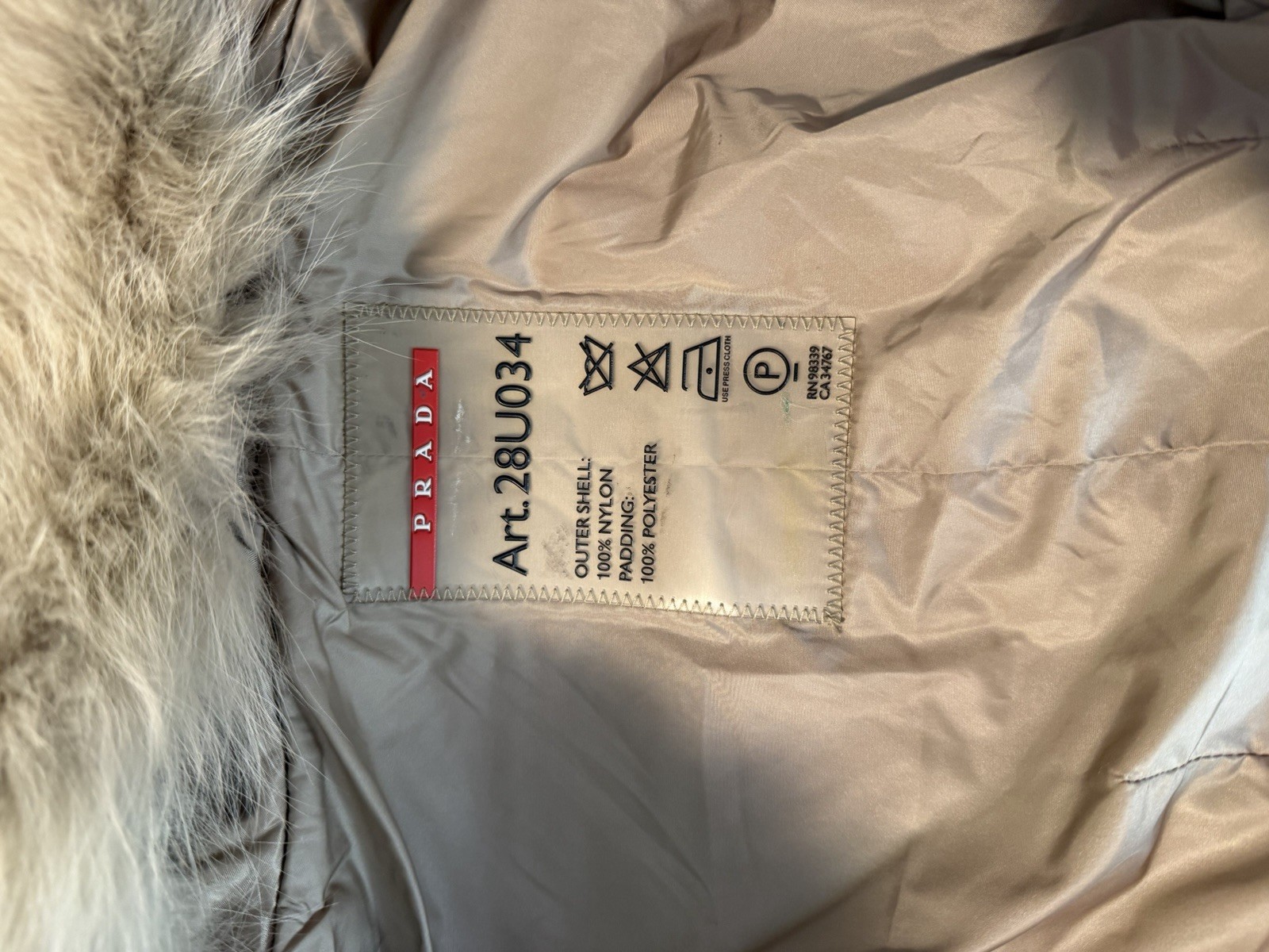 Prada Women’s Beige Mid-Length Quilted Fох Fur Trim Full Zip Jacket 40 (xs-s)