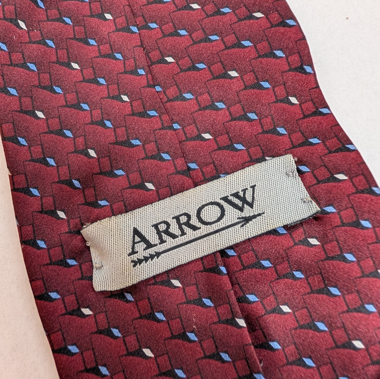 Arrow Silk Tie Red Gray Blue Geometric Men Necktie, READ – Thread loose on back