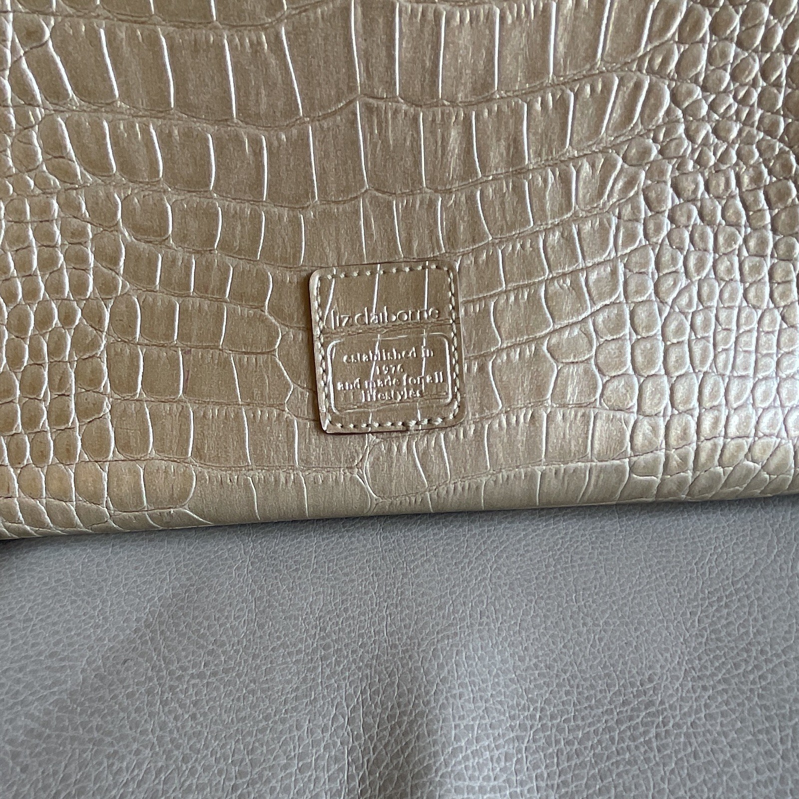 Liz Claiborne Beige Croc Embossed Tote Bow Detail Gold Hardware Zip Closure
