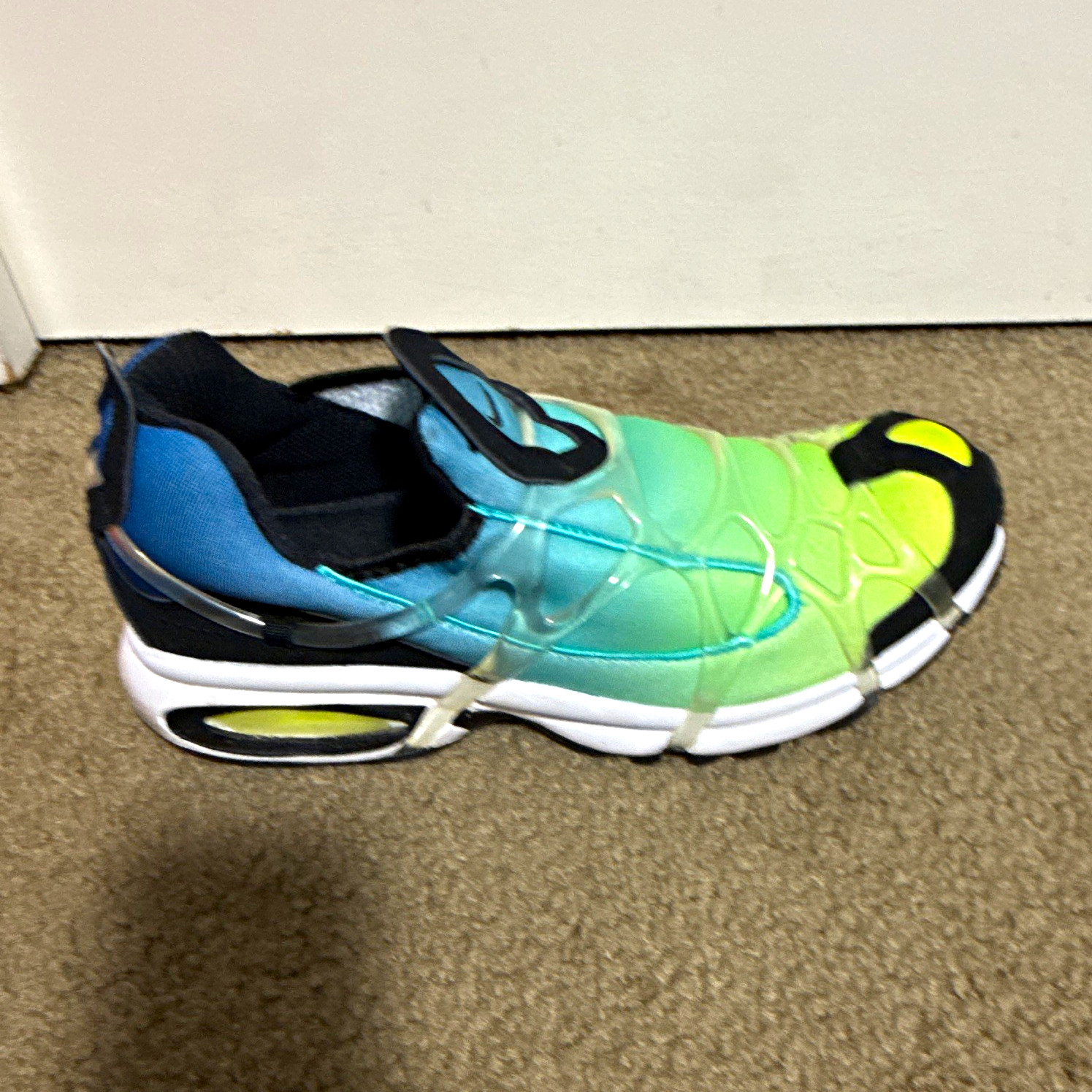 Nike Air Kukini SE Lemon Venom Aurora Slip-On Low Top Mesh Sneaker DV1902-100