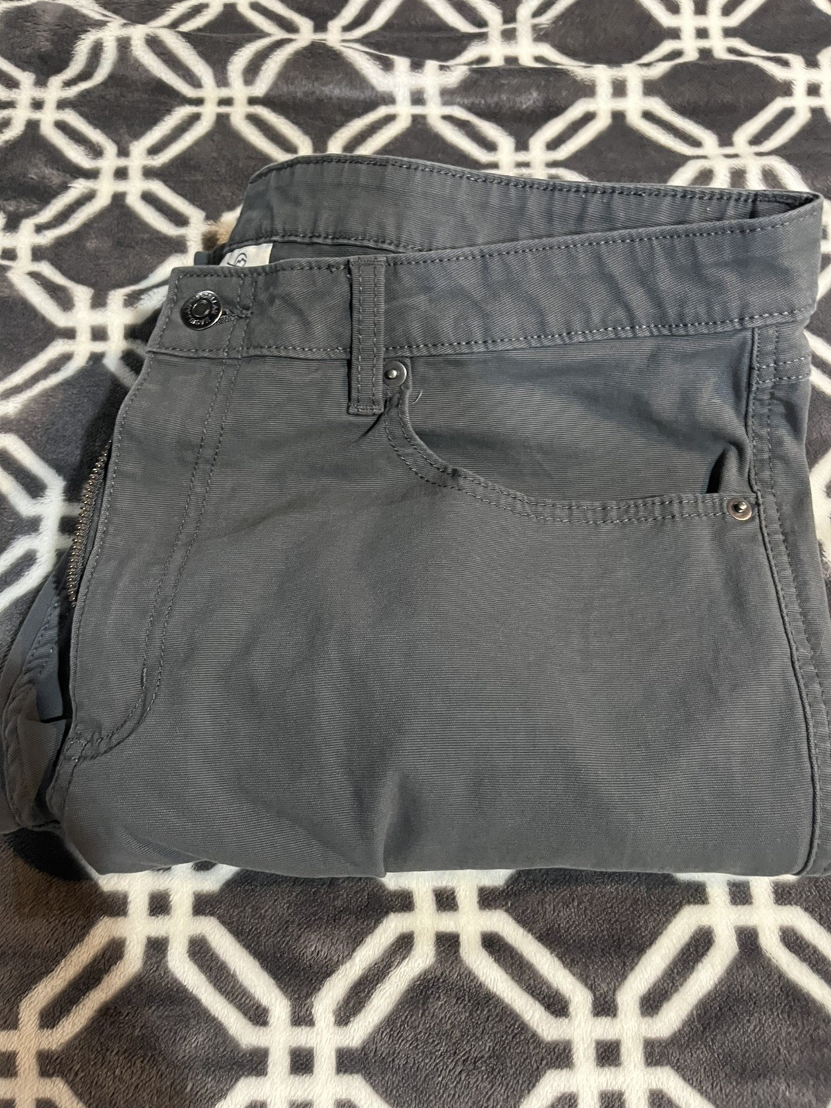 Magellan Water Repellant men’s pants size 34×34 long Gray 5-pocket