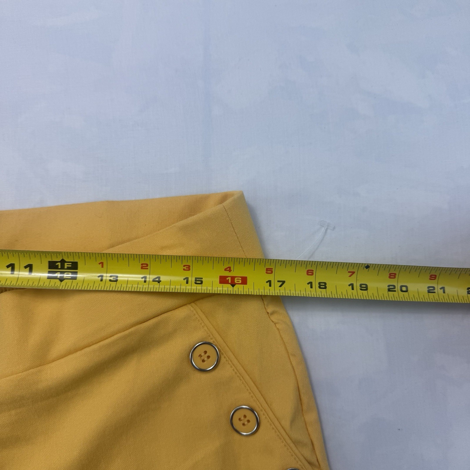 89th Madison Yellow Capri Pants Womens L Stretch Pull On Nautical