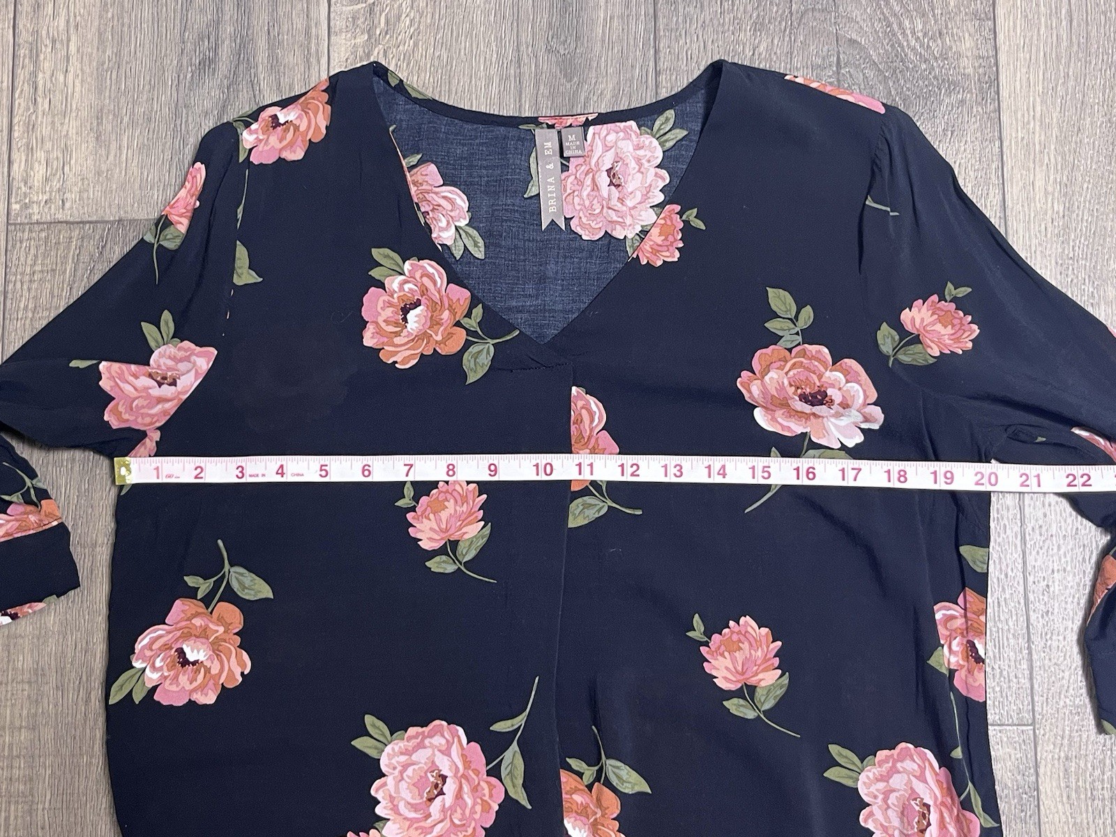 Brina & Em Floral Pink & Black Top Size M V-Neck 3/4 Tie Sleeves Feminine