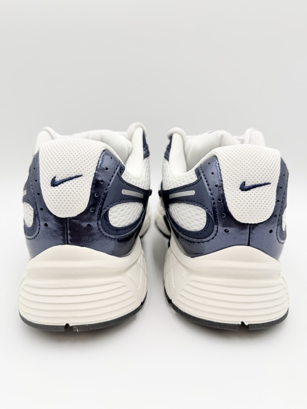 Nike Men’s V5 RNR Size 10.5 White Midnight Navy Metallic |HJ5228-109|