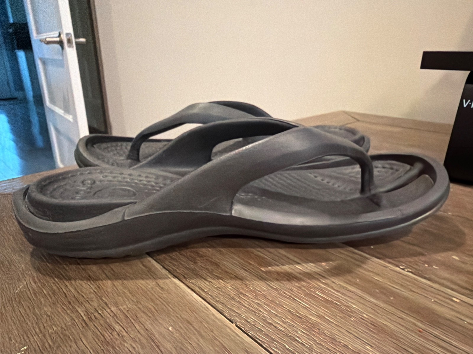 CROCS Black Athens Croslite Classic Flip Flops Comfort Thong Sandals M 10 W 12