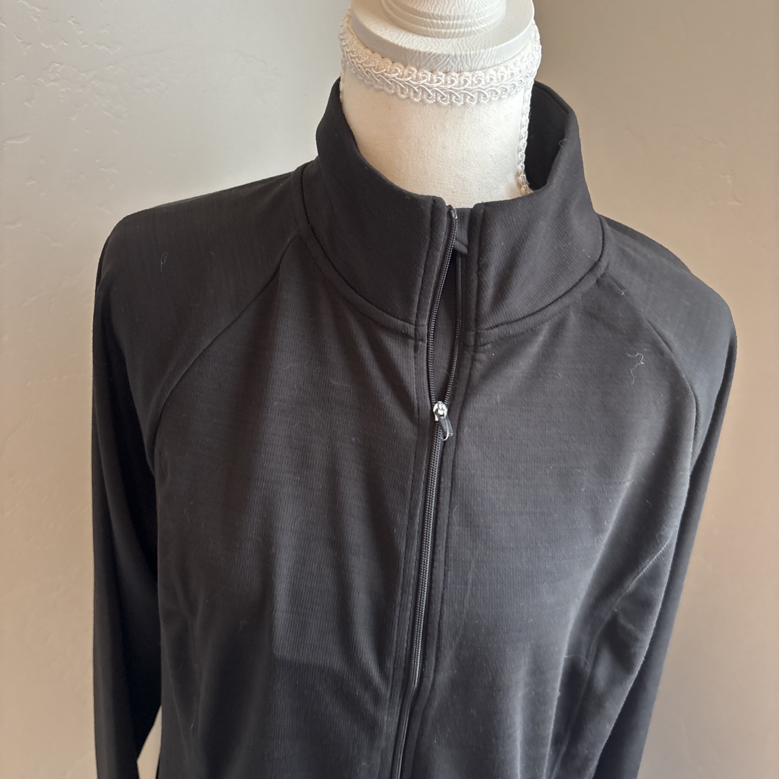 NWT 32 Degree Heat Zip Front Black Activewear Jacket Size Large, layering. NWT.
