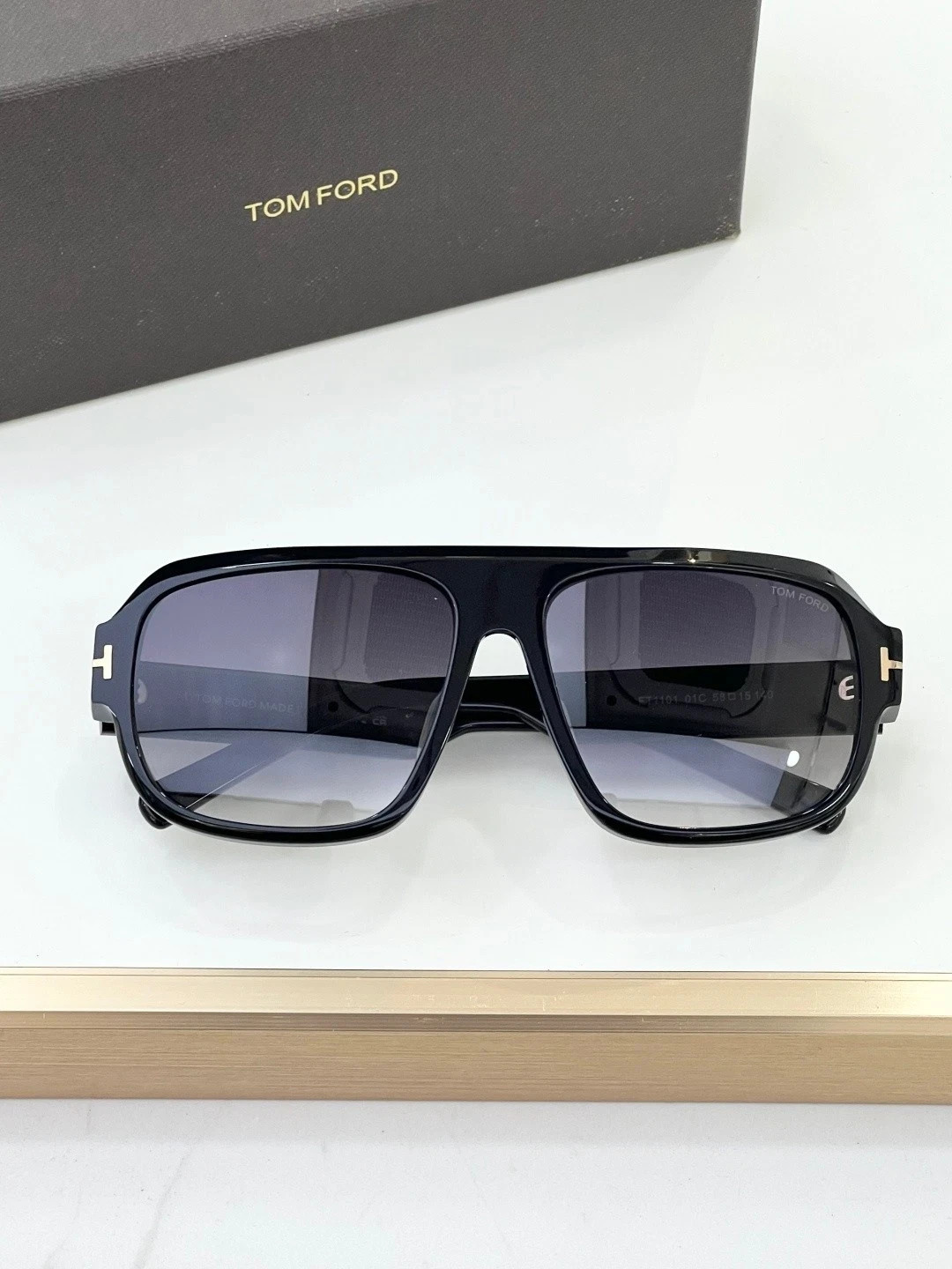 Tom Ford Turner FT1101 Unisex Sunglasses Black Frame Gradient Gray Lens 58-15