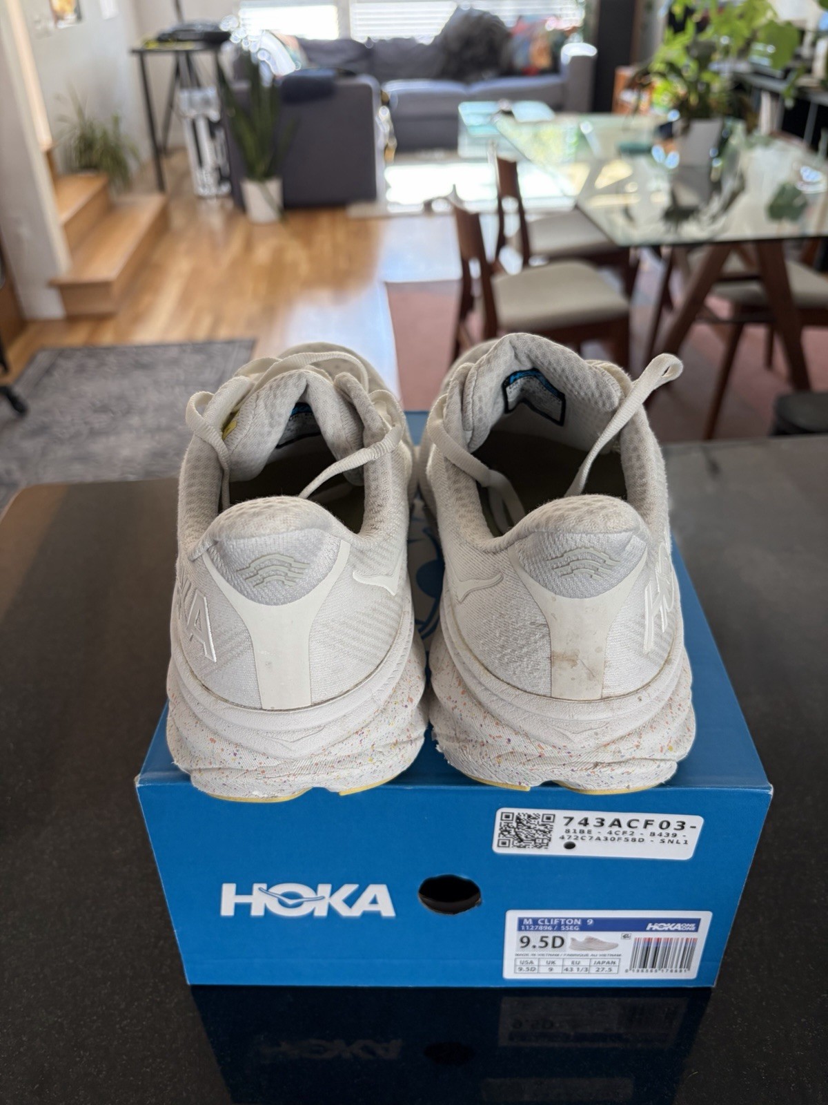 Hoka Clifton 9 Lemonade – size 9.5