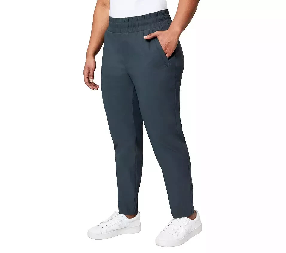Modern Ambition Women’s Woven Stretch Pant